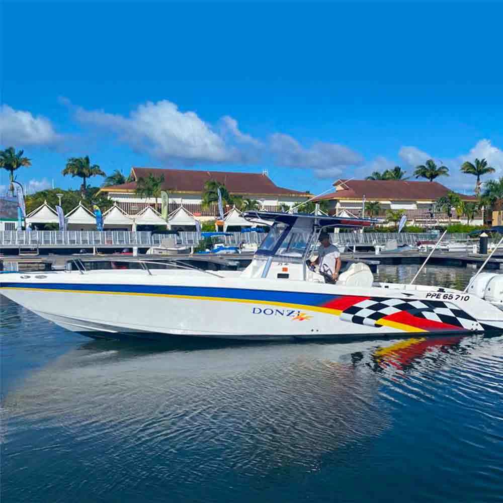 Nevy’s, bateau 8 places à louer en Guadeloupe